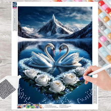 Lade das Bild in den Galerie-Viewer, Kreativset GOLDEN Diamond Painting zubehör bilder Weihnachten ( Schwanensee)
