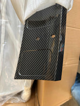 Lade das Bild in den Galerie-Viewer, TESLA MODELL Y 2020 AUF AERO KIT - Kohlefaser schwarz（Wassertransferdruck)
