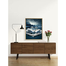Lade das Bild in den Galerie-Viewer, Kreativset GOLDEN Diamond Painting zubehör bilder Weihnachten ( Schwanensee)
